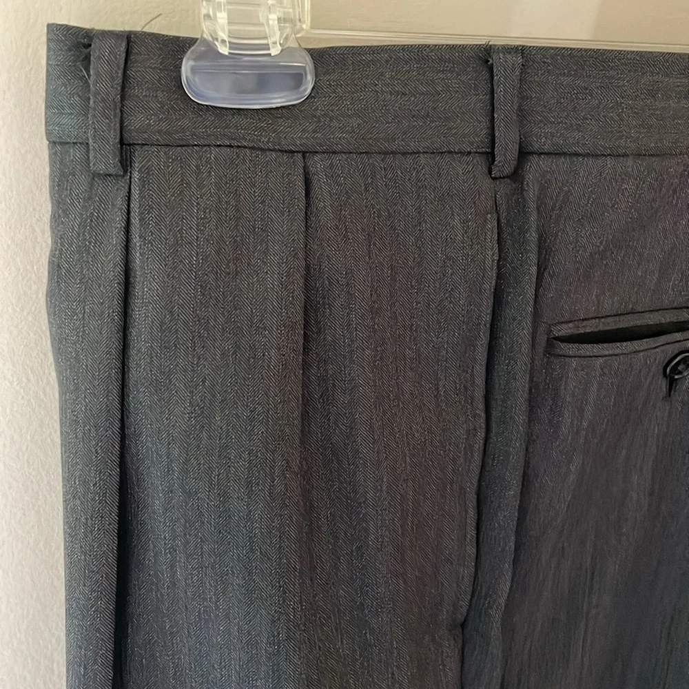Jos A Bank Wool 2 Button 2 Piece Men's Suit 43L Dark Grey Stripe 38 x 31